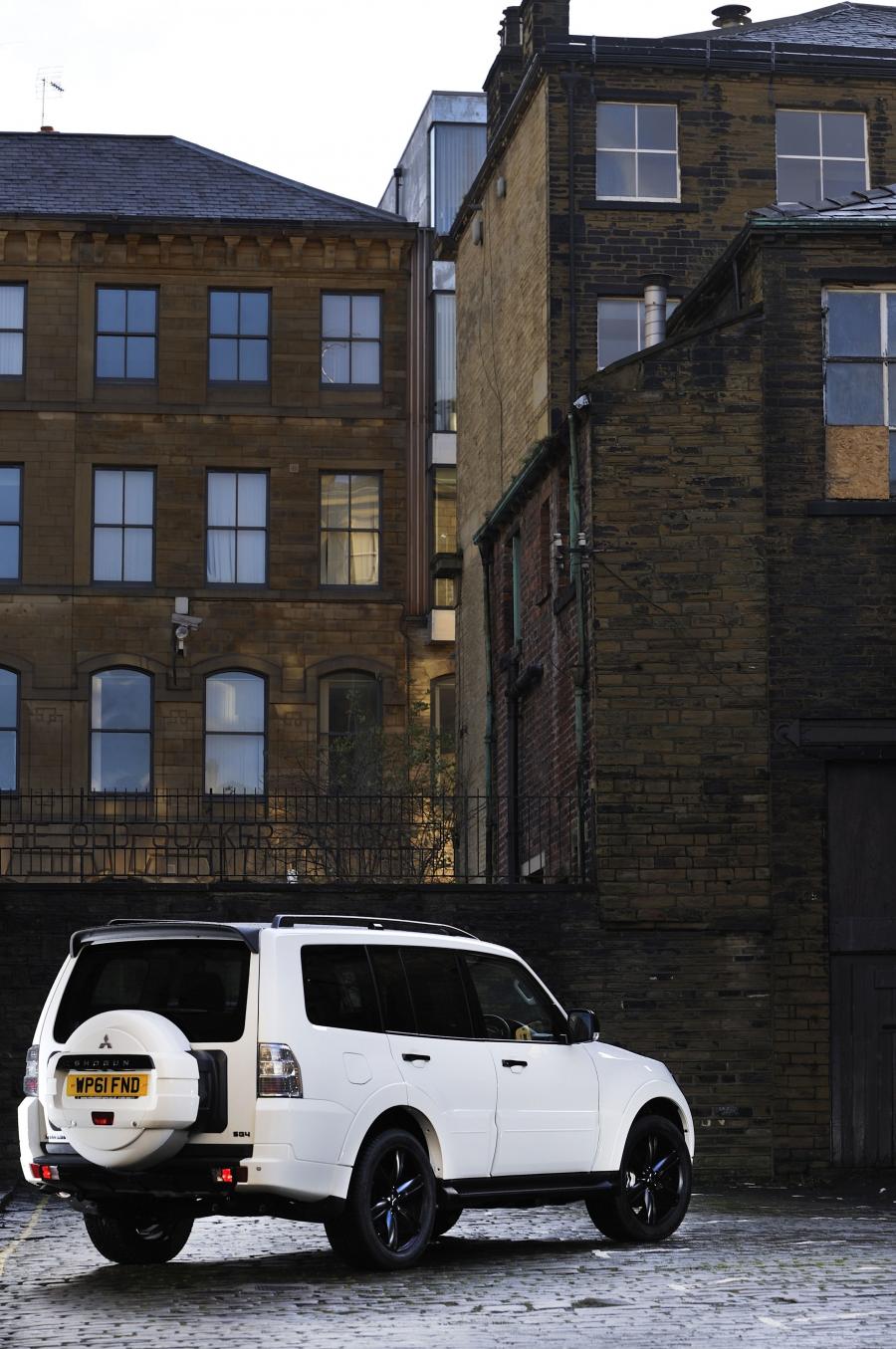  Mitsubishi Shogun Black 2012 года  (UK) (фото 58 из 85)
